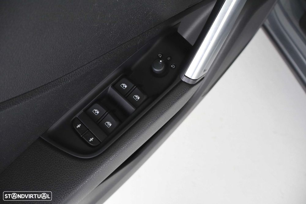 Audi Q2 1.6 TDI Design - 12