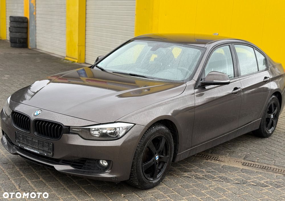 BMW Seria 3 320i xDrive - 2