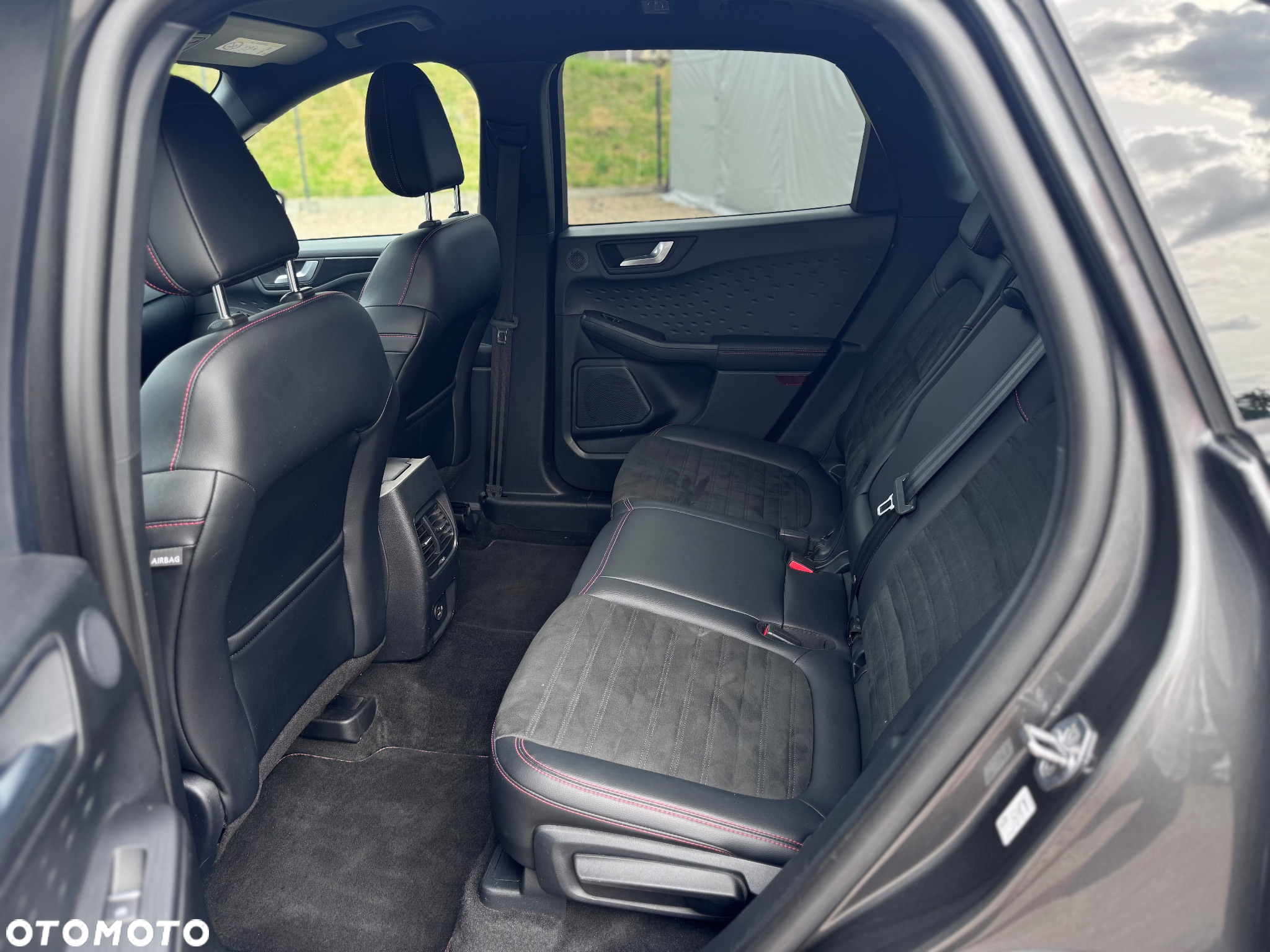 Ford Kuga 2.0 EcoBlue 4x4 ST-LINE X - 24