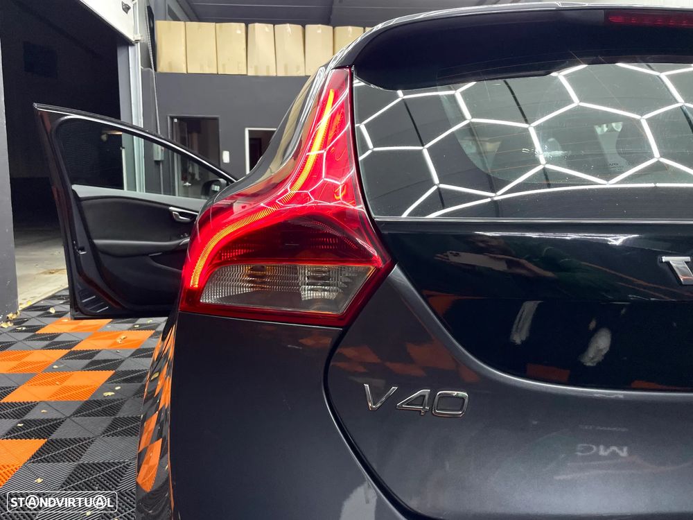 Volvo V40 1.6 D2 Momentum Eco - 27