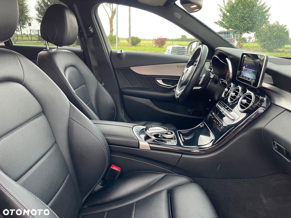 Mercedes-Benz Klasa C 200 4-Matic 9G-TRONIC - 6