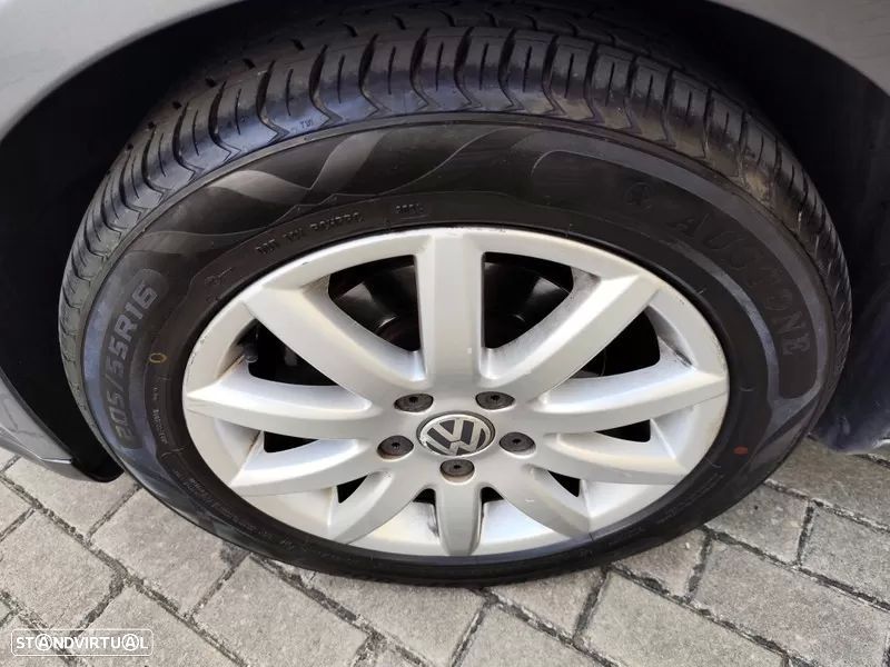 VW Jetta 1.9 TDi BlueM. Trendline - 21