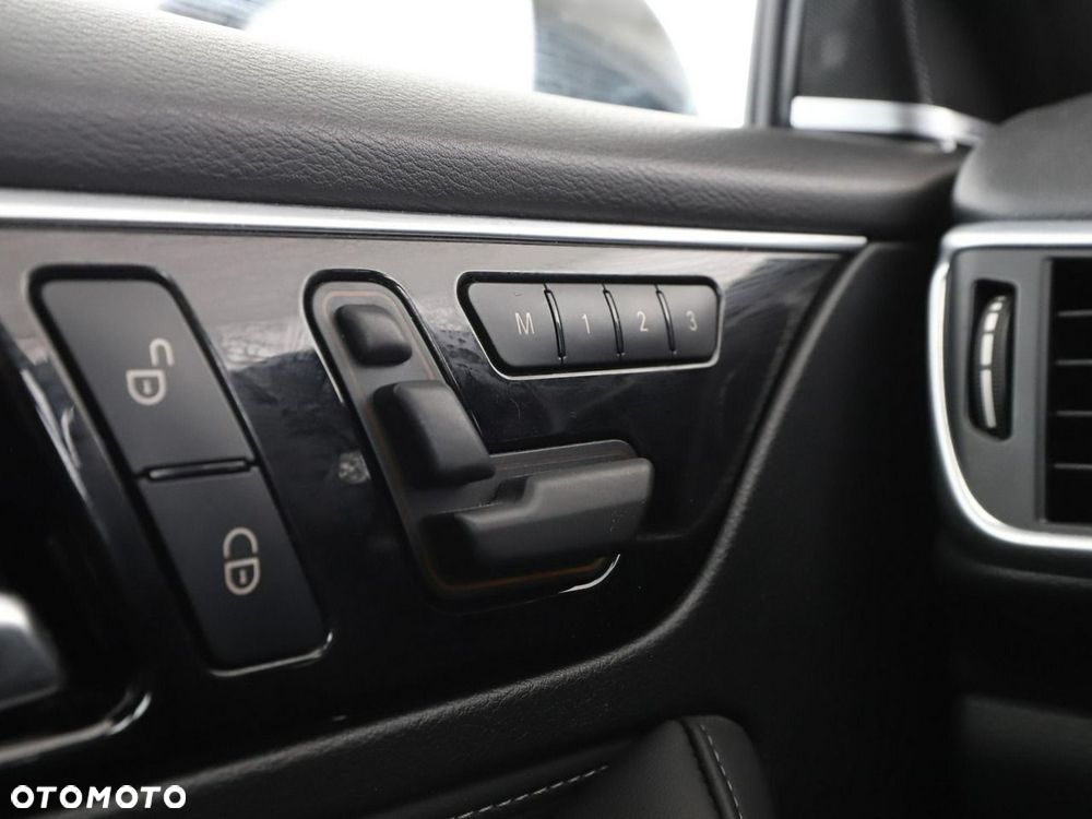 Infiniti Q30 1.6t DCT Sport - 35