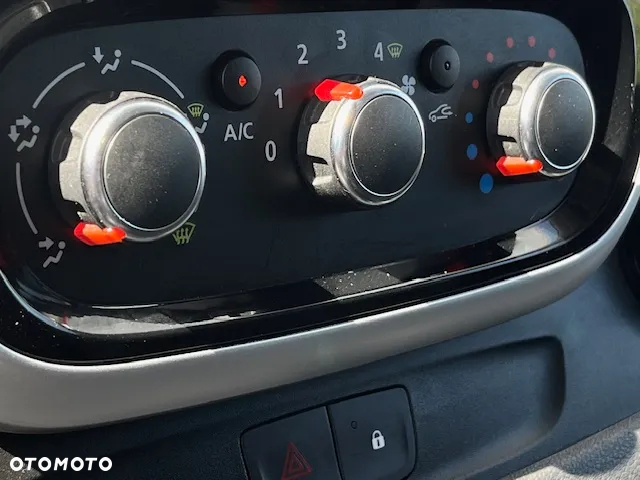 Renault Trafic - 26