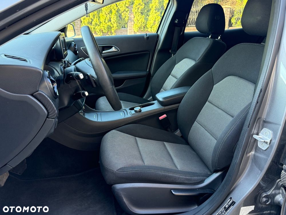 Mercedes-Benz GLA - 10