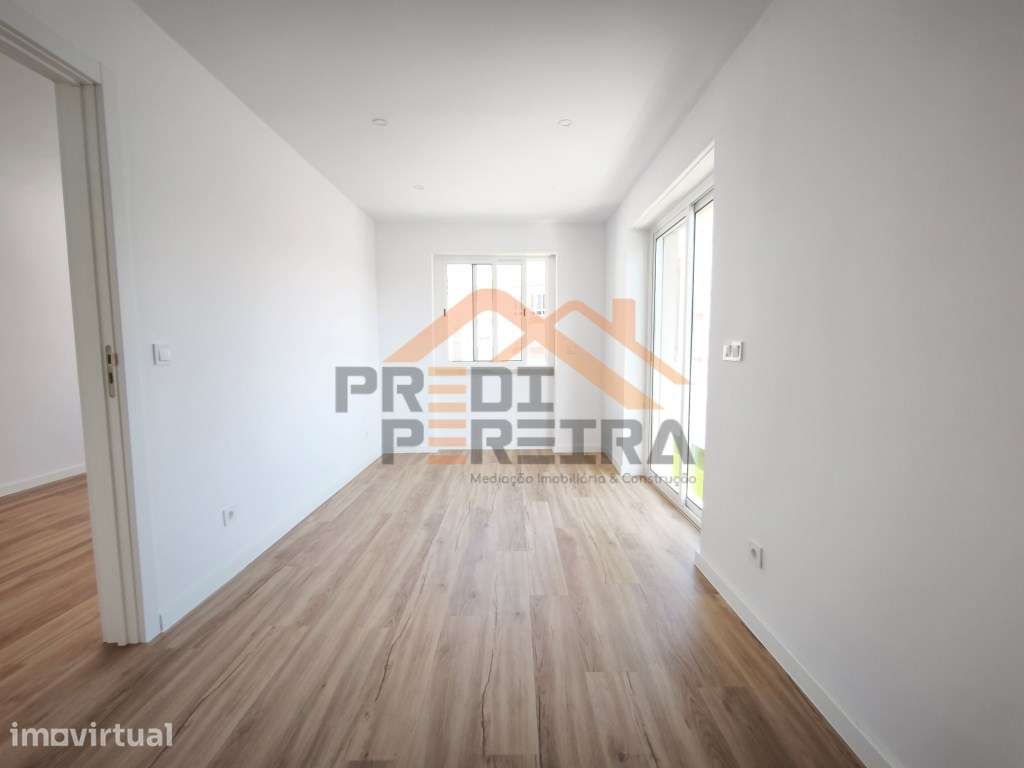 Situado nas Patameiras, Odivelas - T1 remodelado. - Grande imagem: 2/19