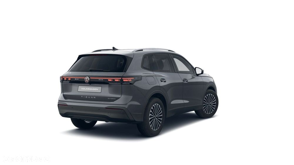 Volkswagen Tiguan - 5