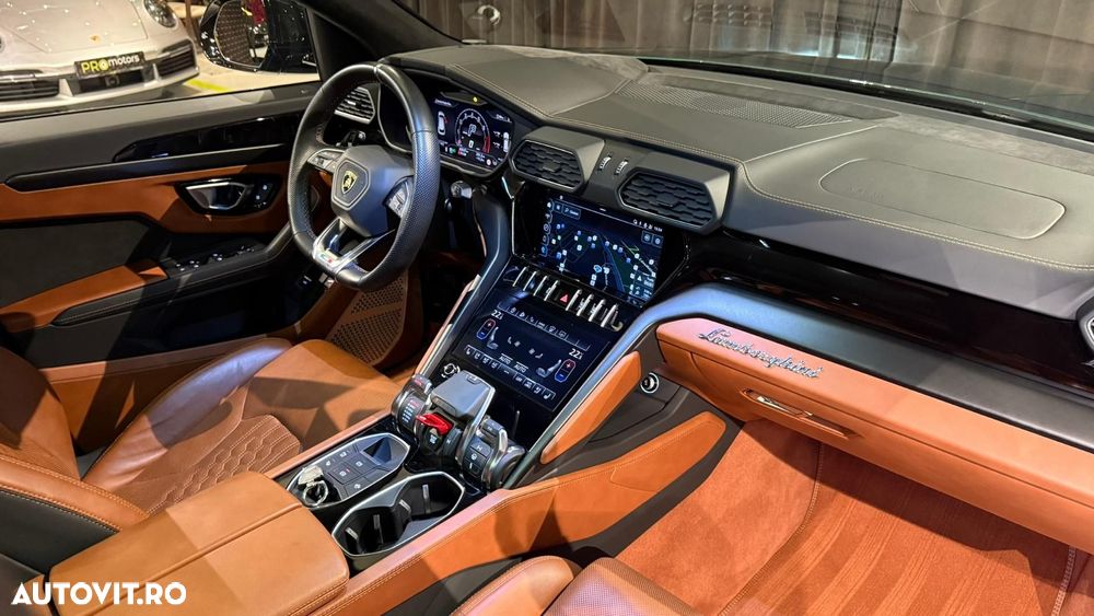 Lamborghini URUS - 33