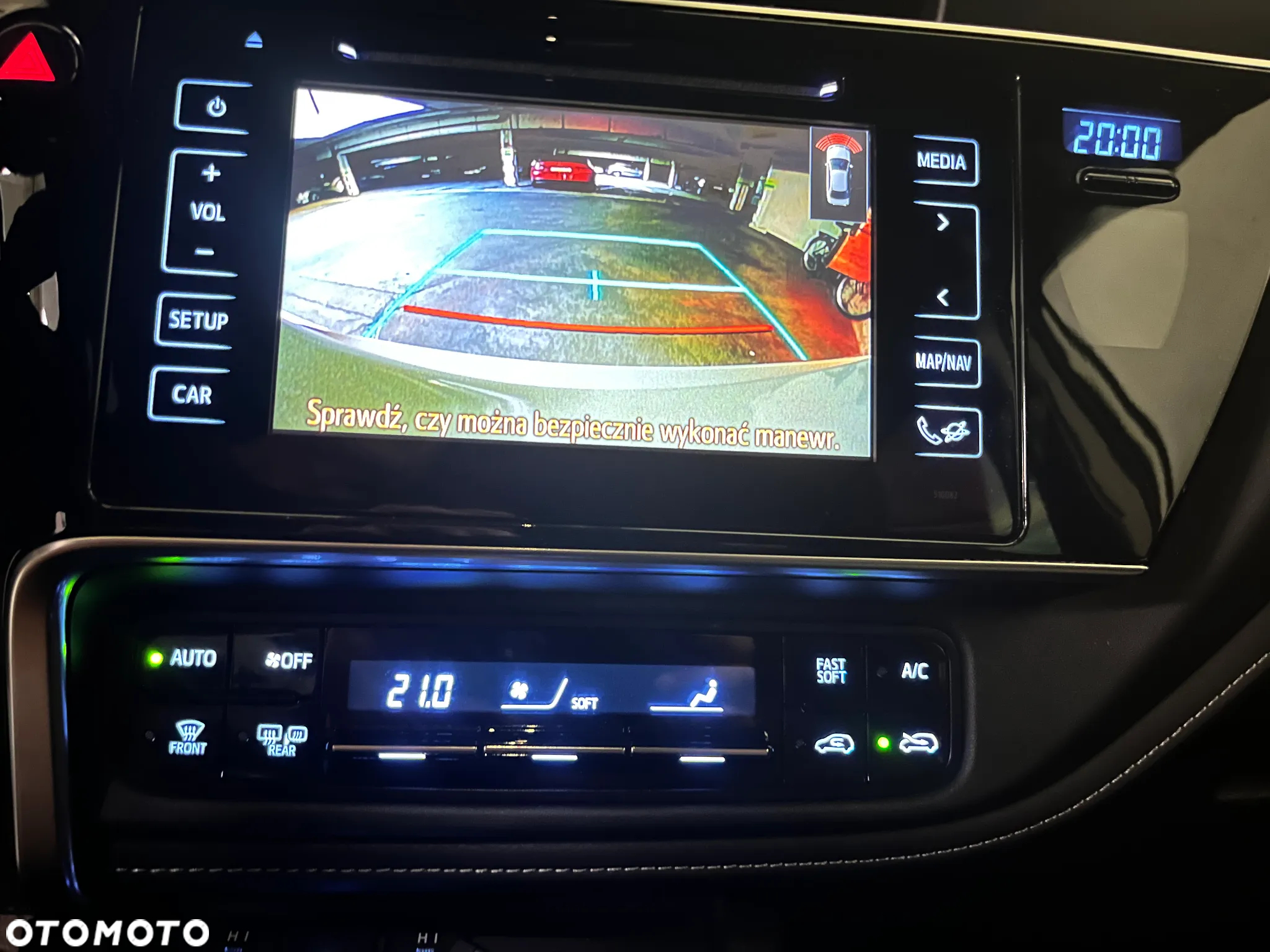 Toyota Auris Hybrid 135 Selection - 16