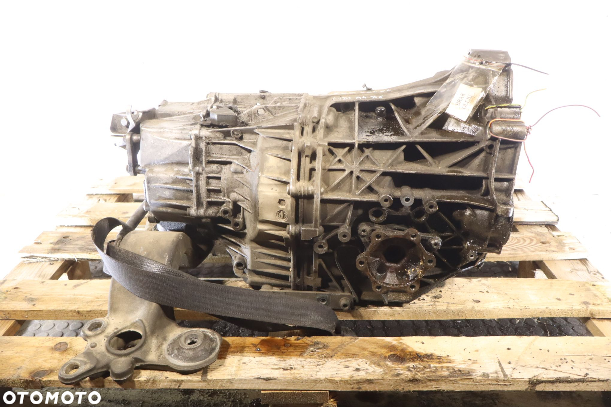 SKRZYNIA BIEGÓW AUTOMAT  AUDI A4 B6 2.5TDI - 4