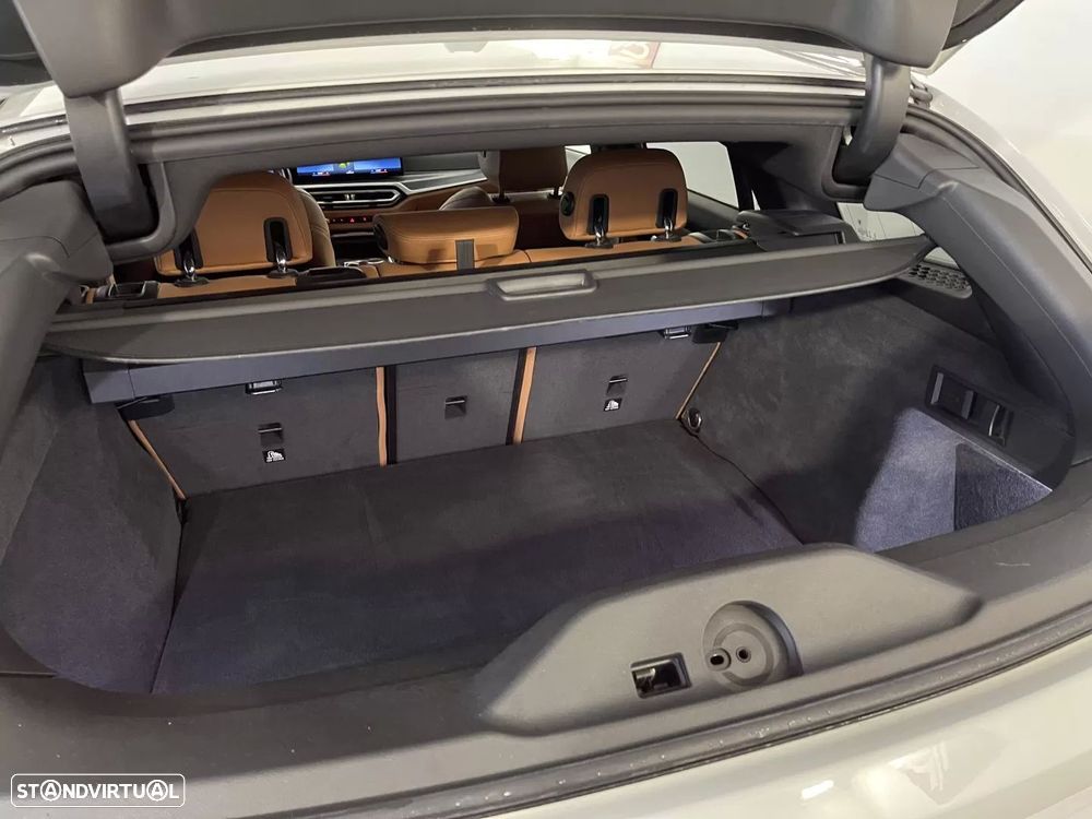BMW 320 e Pack Desportivo M Auto - 42