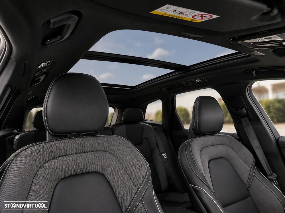Volvo XC 60 T8 AWD Recharge Plus Black Edition - 12