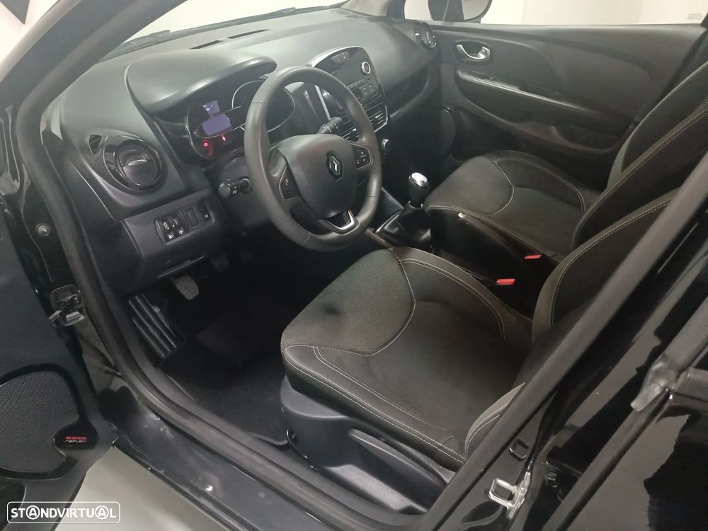 Renault Clio - 11