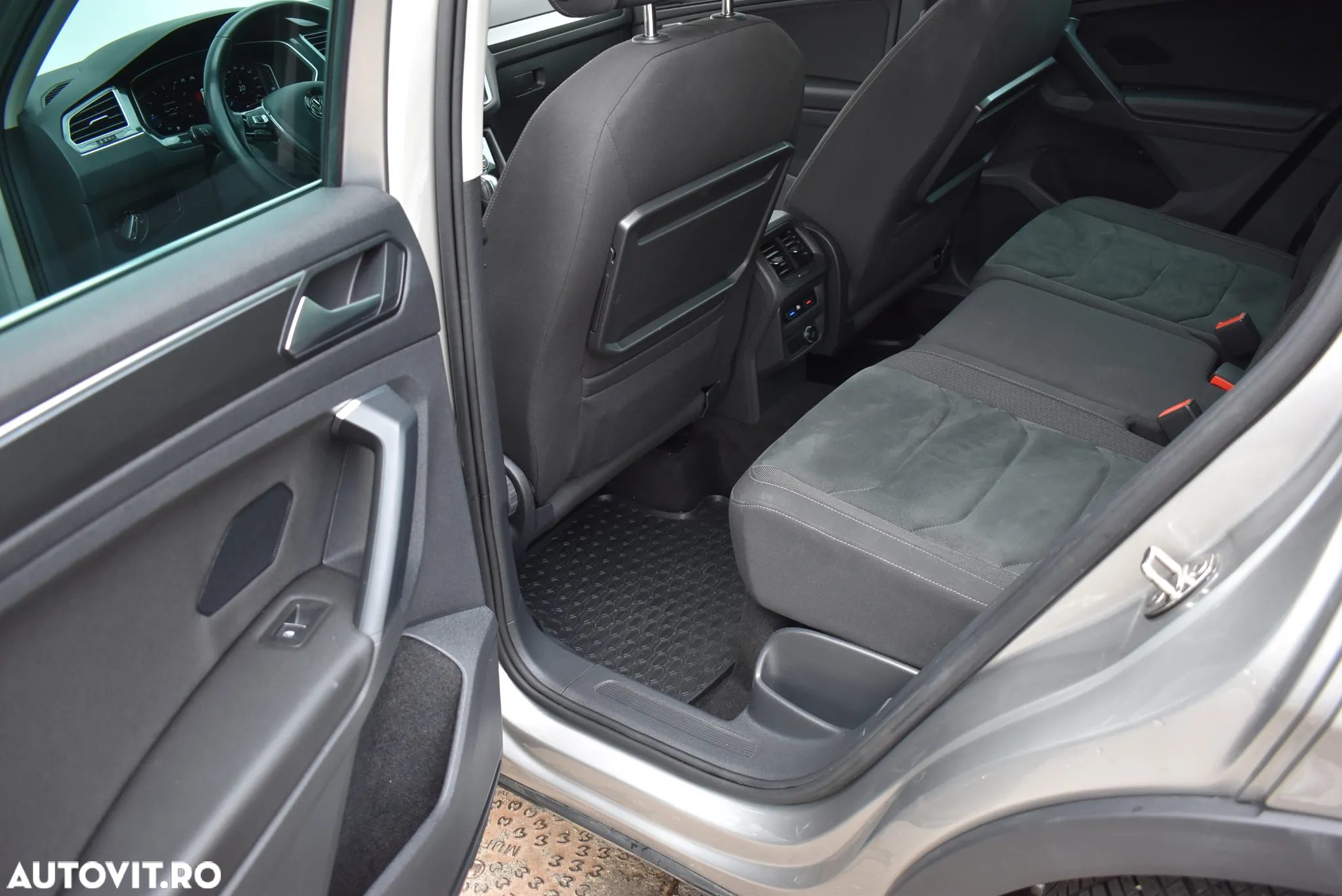 Volkswagen Tiguan 2.0 TSI OPF DSG 4Motion R-Line - 17