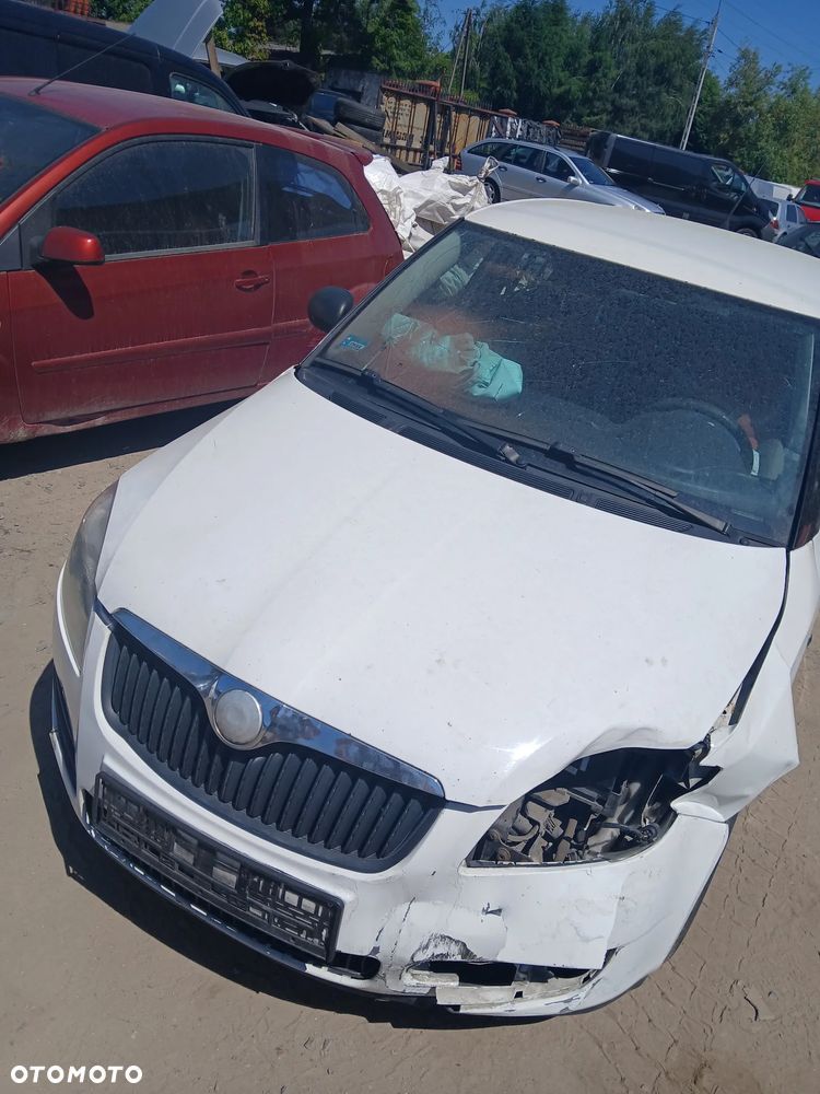 skoda fabia II LF9E maska zderzak lampa grill błotnik drzwi zbiornik paliwa szyba lusterko klamka - 2