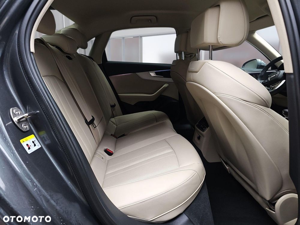 Audi A4 Limousine - 12
