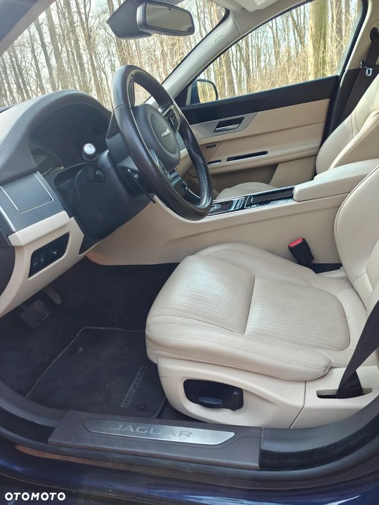 Jaguar XF 25t AWD Prestige - 14
