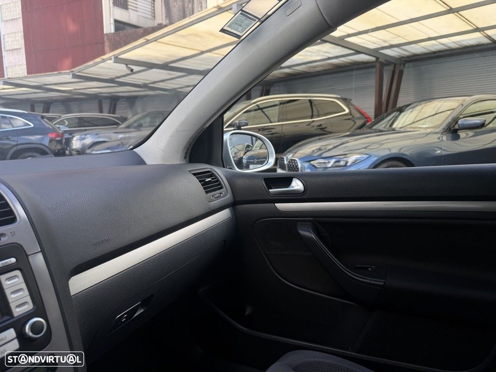 VW Golf 1.9 TDi BlueM. Confortline - 32