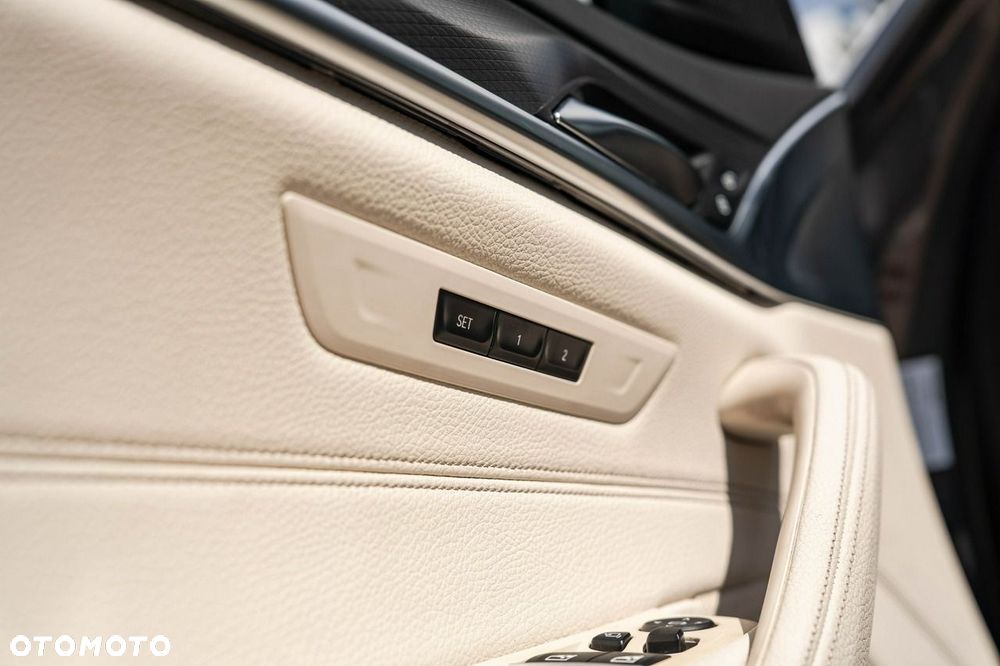 BMW Seria 5 530i xDrive mHEV M Sport sport - 33