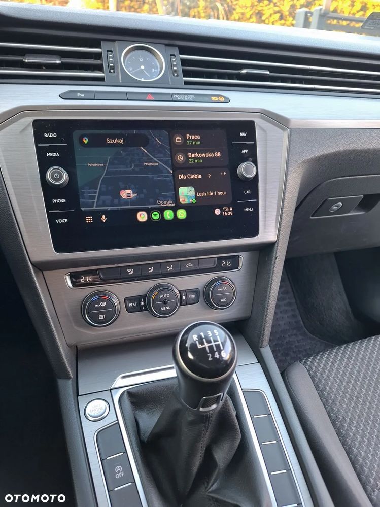 Volkswagen Passat - 16