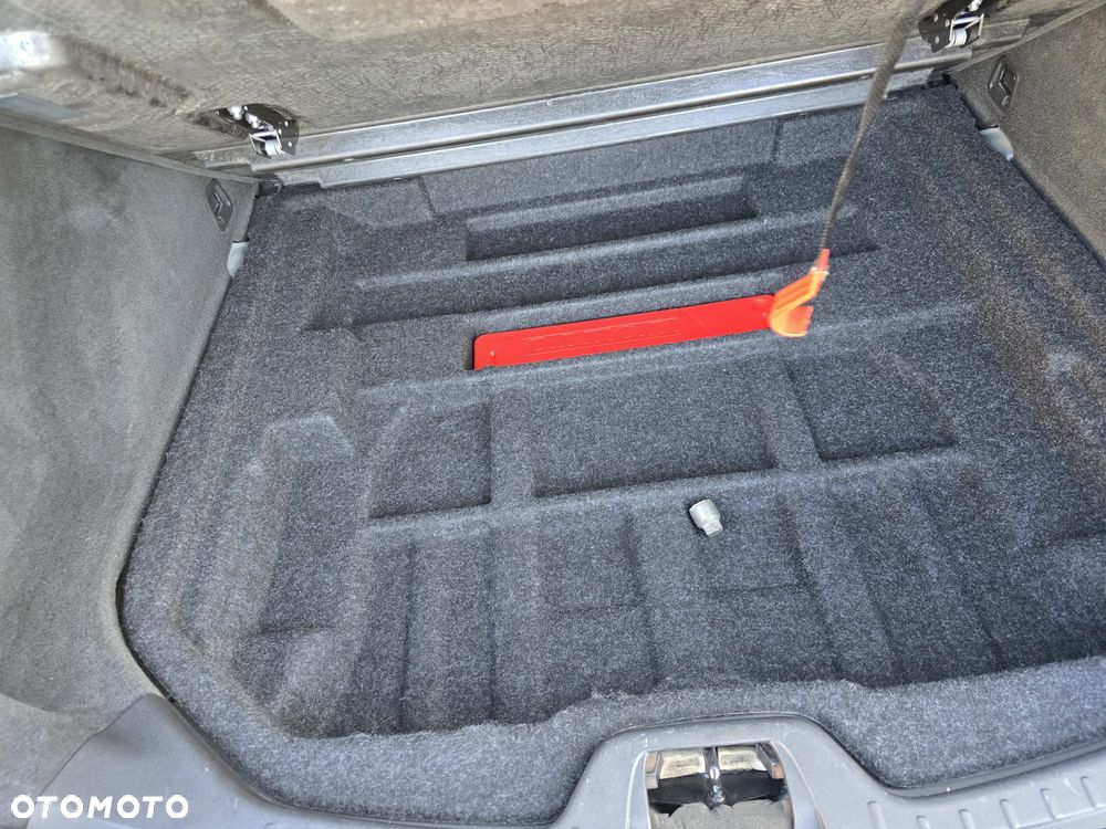 Volvo V60 D3 Geartronic R-Design - 28