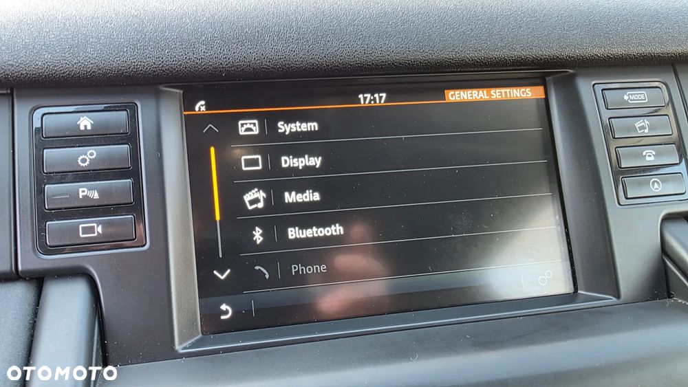 Land Rover Discovery Sport 2.0 TD4 HSE Luxury - 29