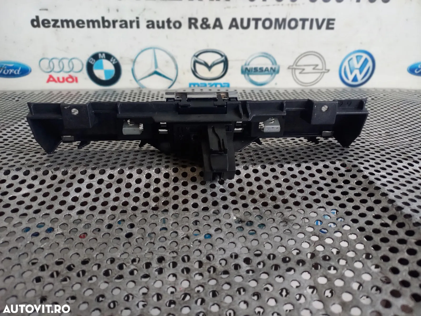Ceas Central Bord Vw Passat B7 An 2011-2012-2013-2014-2015 Motor 1.6 Tdi CAY Cutie MYB LUB 3AAA - D - 6