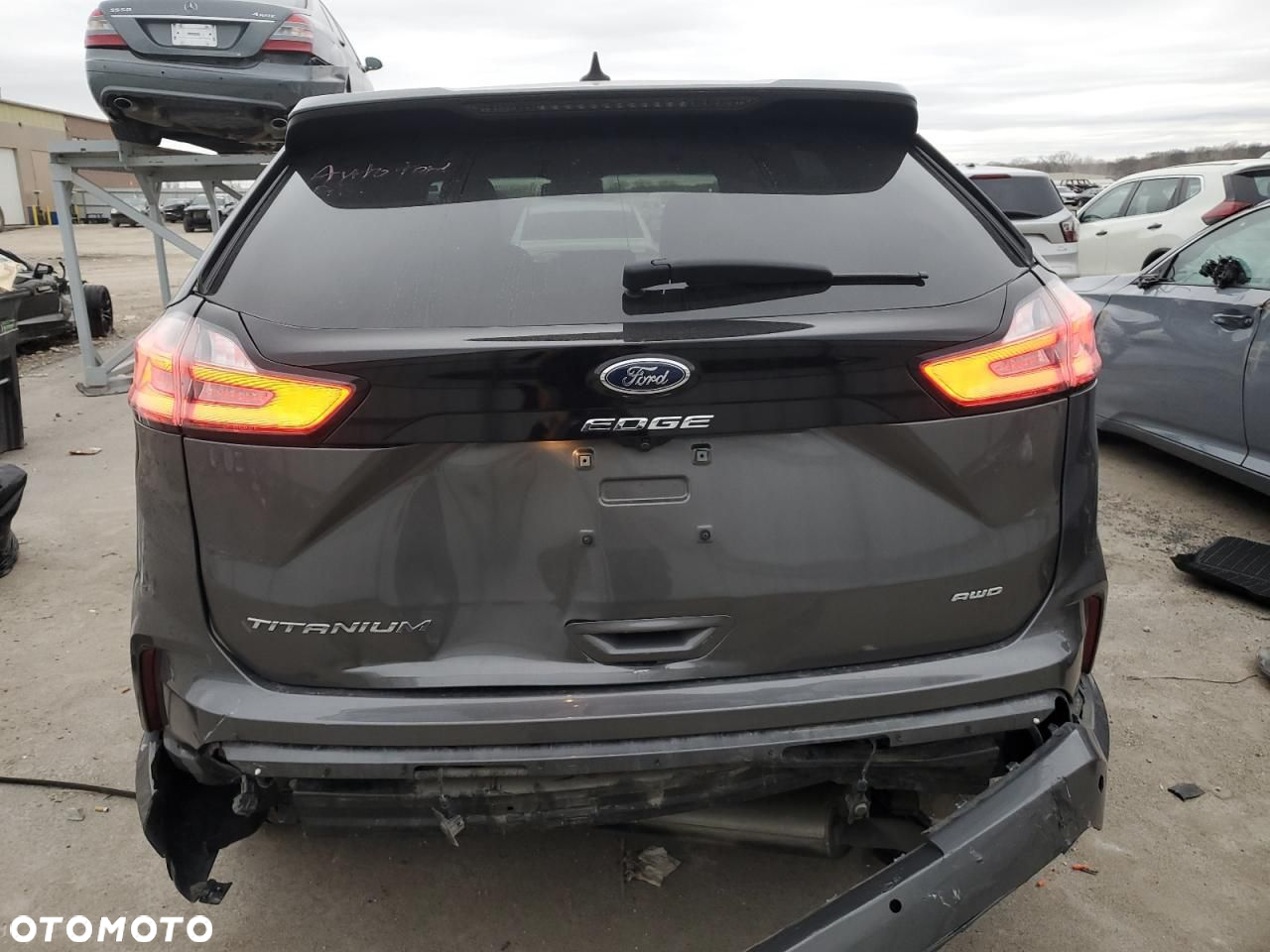Ford Edge - 3
