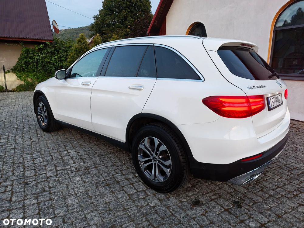 Mercedes-Benz GLC 220 d 4Matic 9G-TRONIC AMG Line - 11