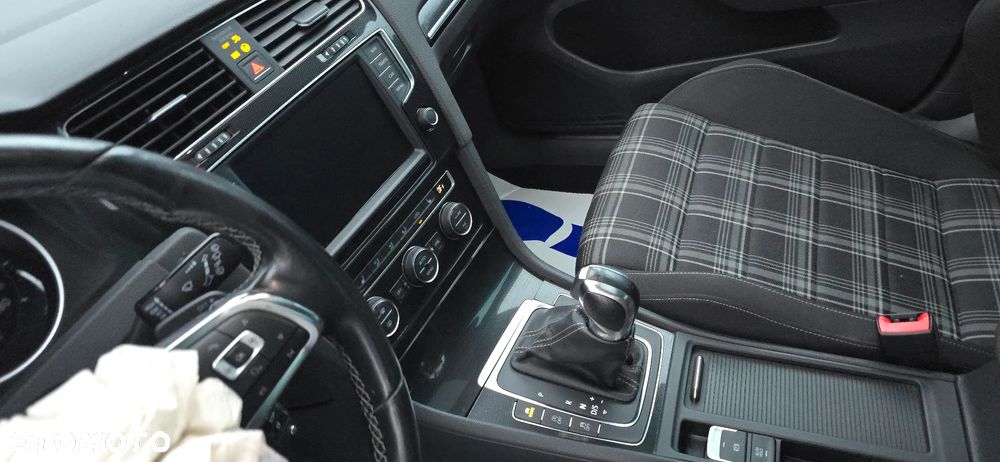 Volkswagen Golf GTD 2.0 TDI SCR DSG - 23