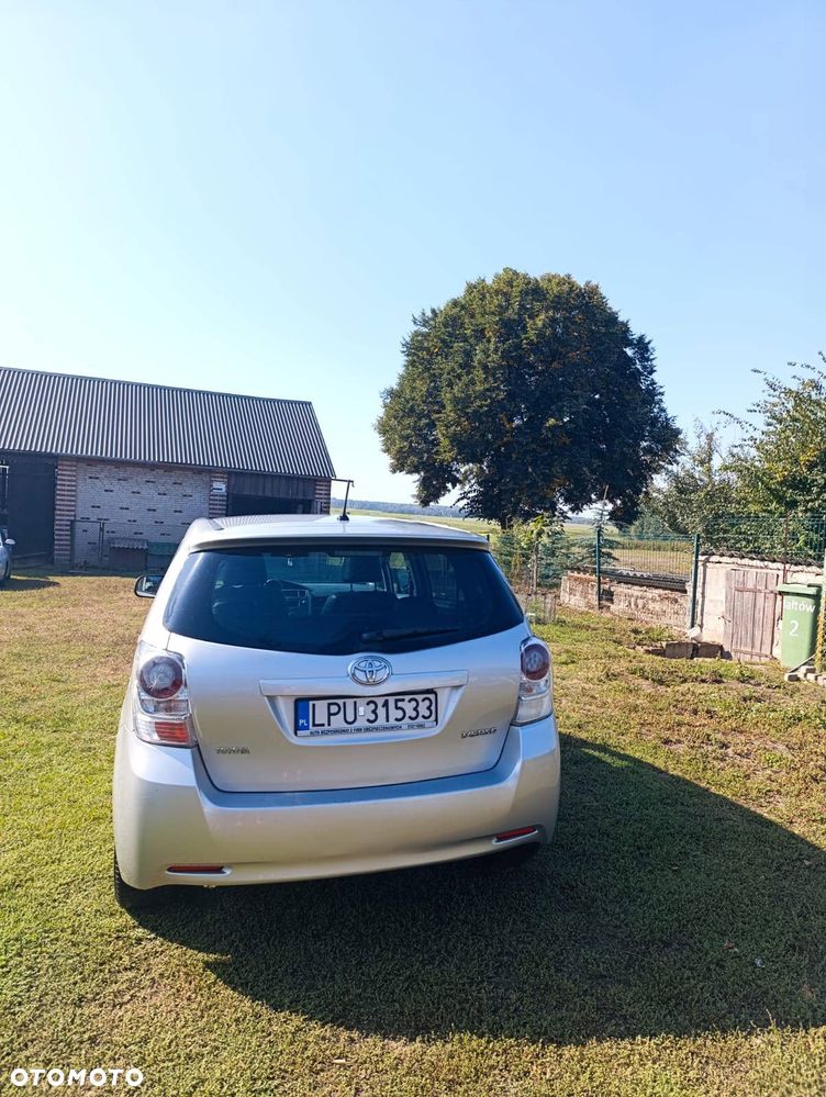 Toyota Verso 2.2 D-CAT Prestige 7os - 6