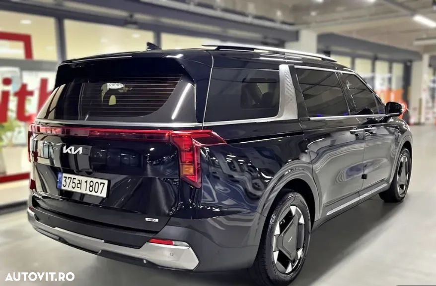 Kia Carnival - 4