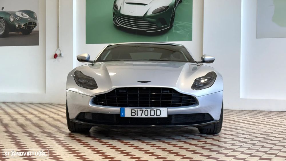 Aston Martin DB11 Coupé V8 - 3