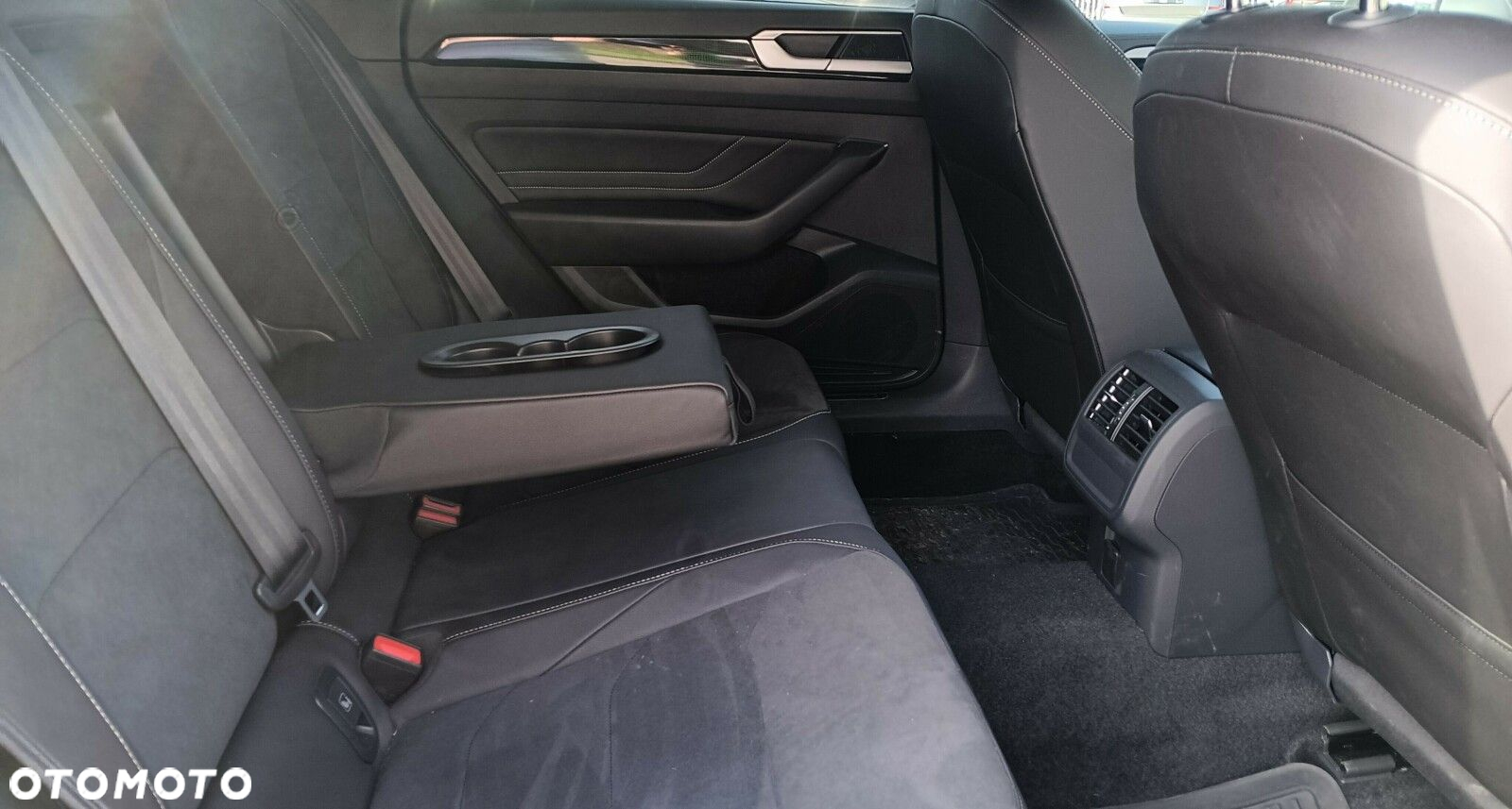 Volkswagen Arteon 2.0 TSI R-Line DSG - 16