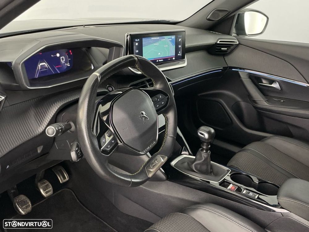 Peugeot 2008 1.2 PureTech GT - 19