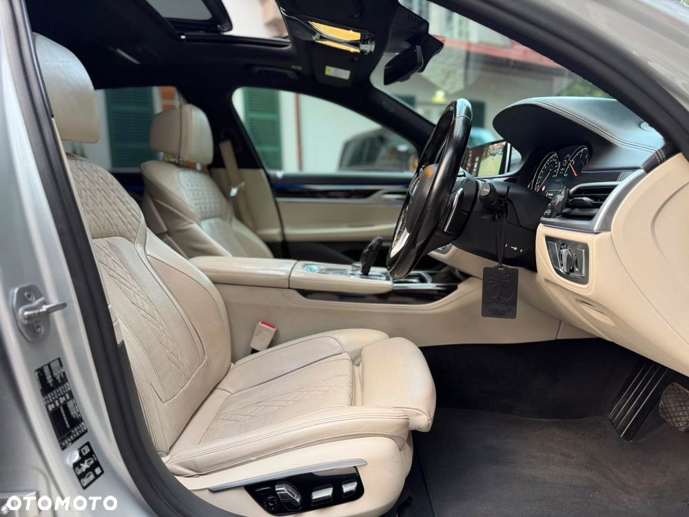 BMW Seria 7 - 8