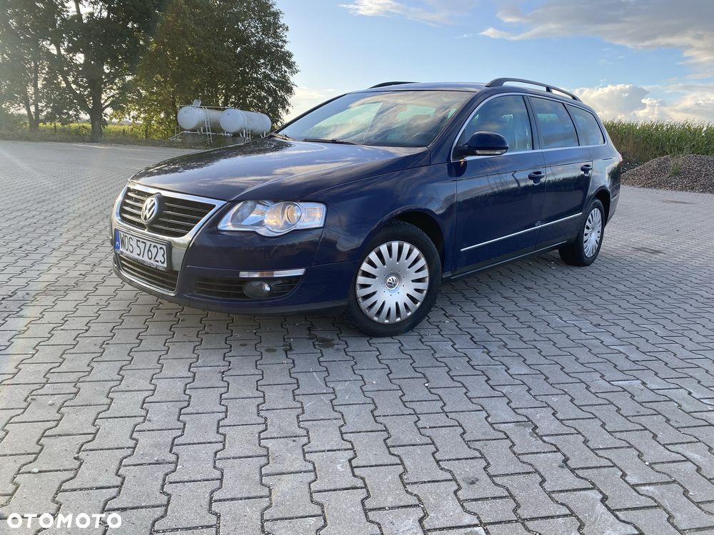 Volkswagen Passat - 1