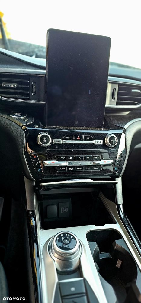 Ford Explorer EcoBoost Plug-in Hybrid ST-LINE - 12