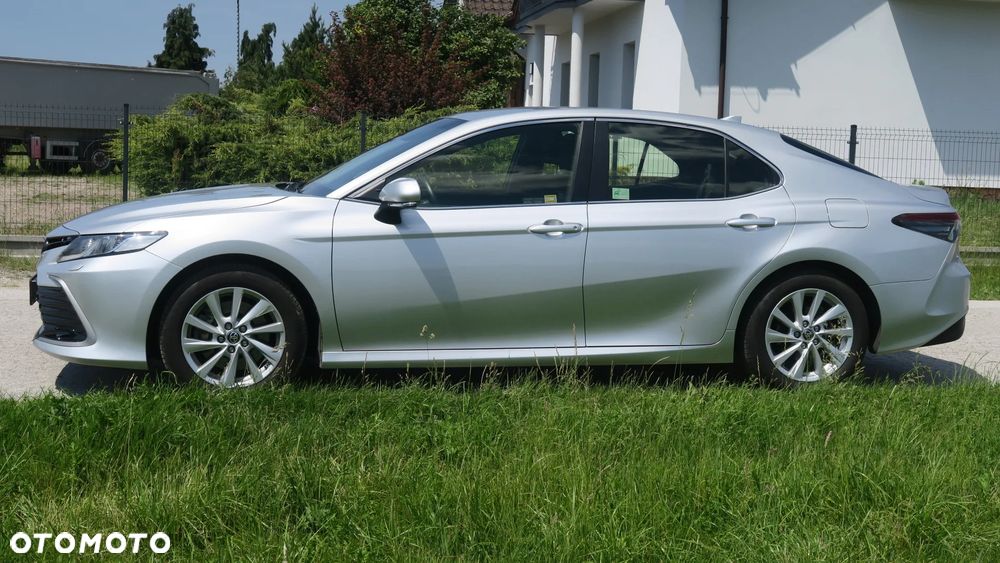 Toyota Camry - 5