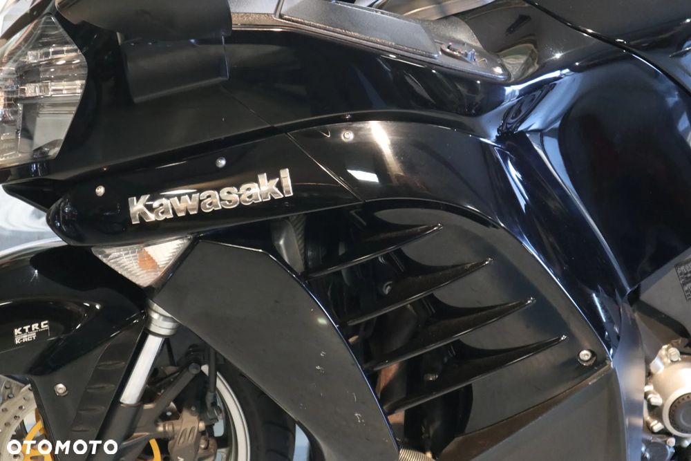 Kawasaki GTR - 6