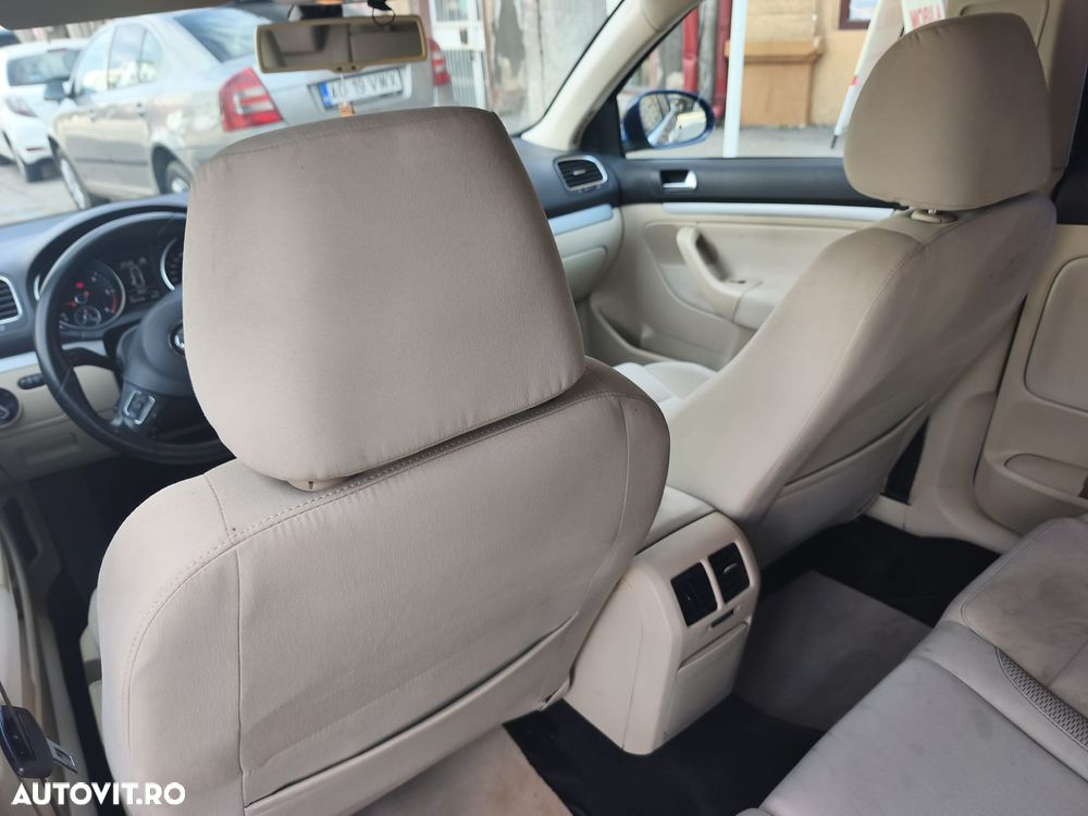 Volkswagen Golf 1.6 TDI BlueMotion Technology DPF Trendline DSG - 11