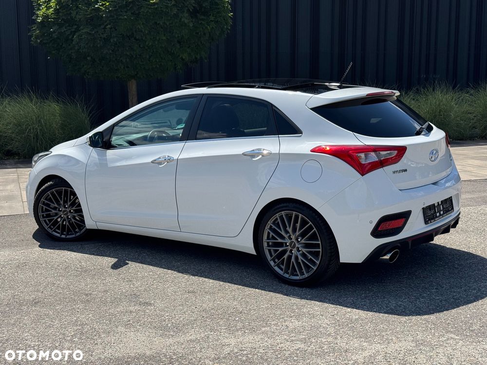 Hyundai i30 1.6 GDI Turbo Luxury - 18