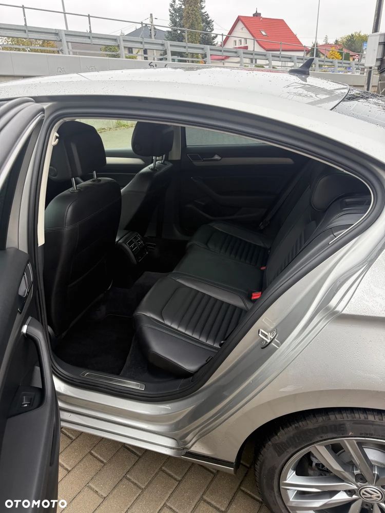 Volkswagen Passat 1.8 TSI BMT Highline - 25
