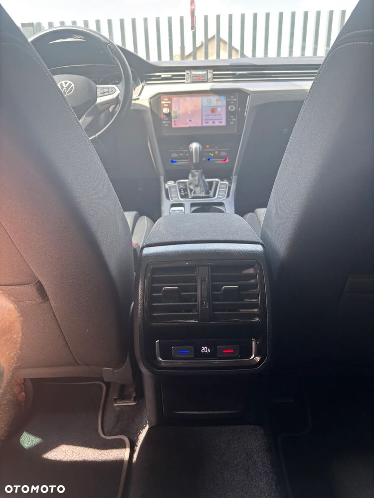 Volkswagen Passat - 14