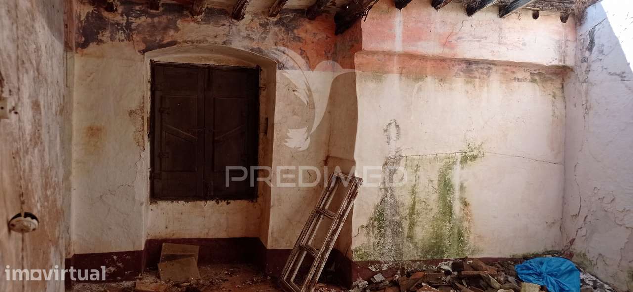 Prédio devoluto em Sousel - Grande imagem: 4/11