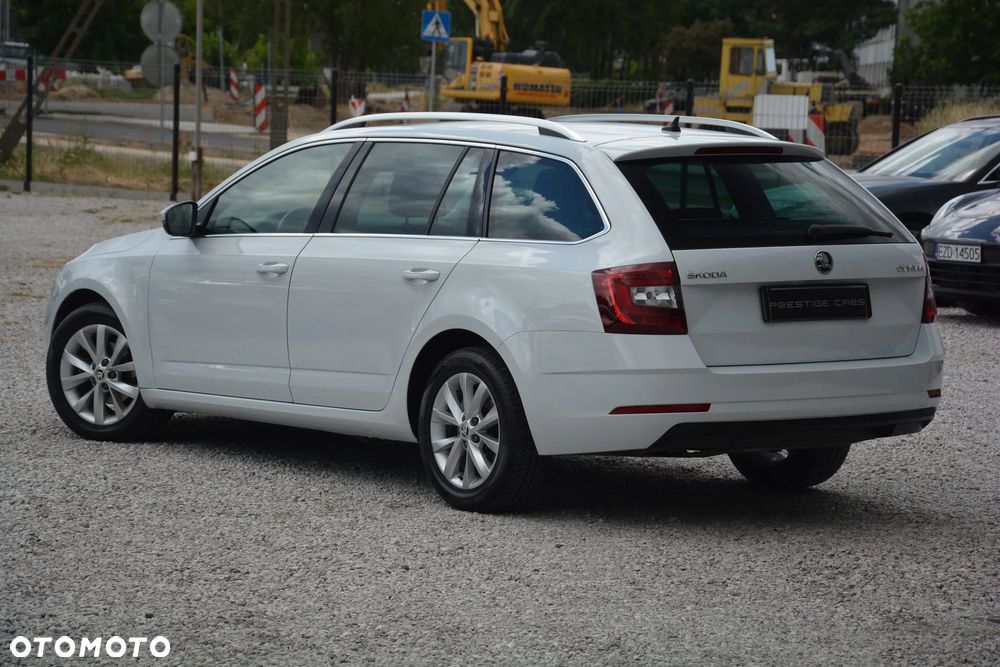 Skoda Octavia 1.6 TDI DSG Ambition - 8