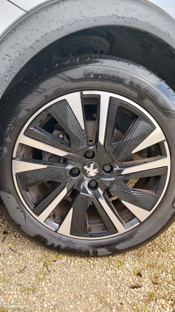 Peugeot e-2008 50 kWh GT Pack - 4