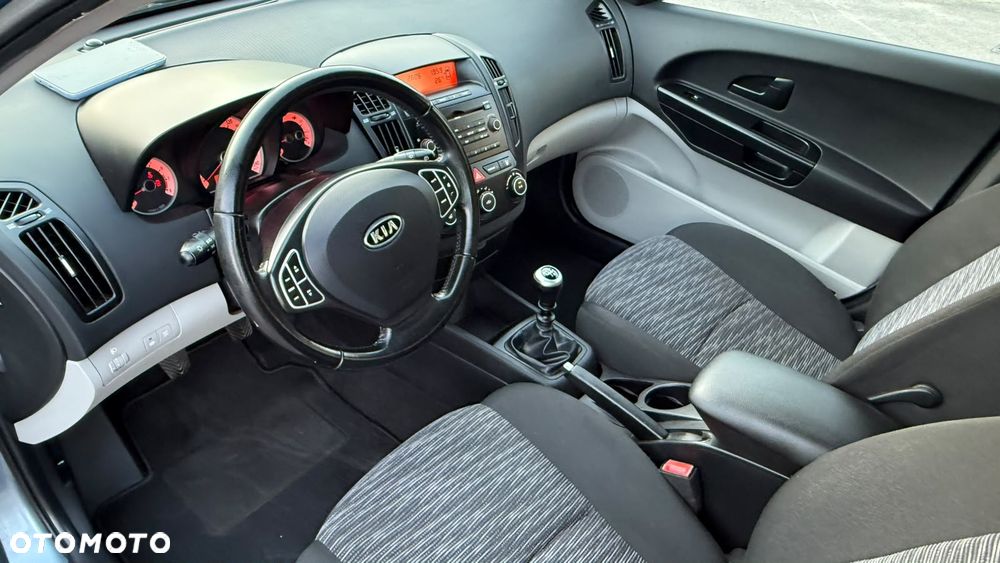 Kia Ceed 1.4 CVVT Attract - 7