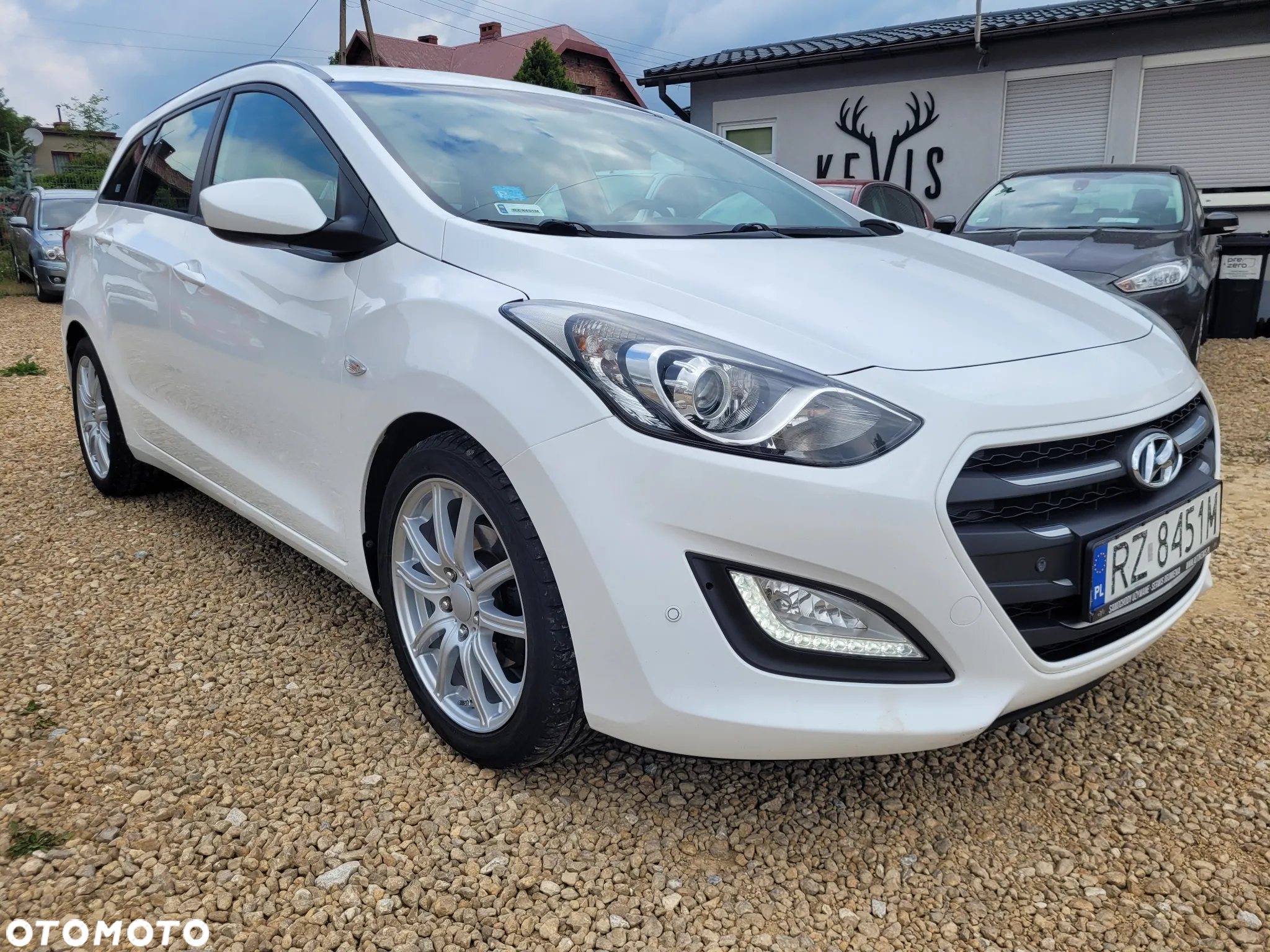 Hyundai i30 1.6 GDI Classic + - 17