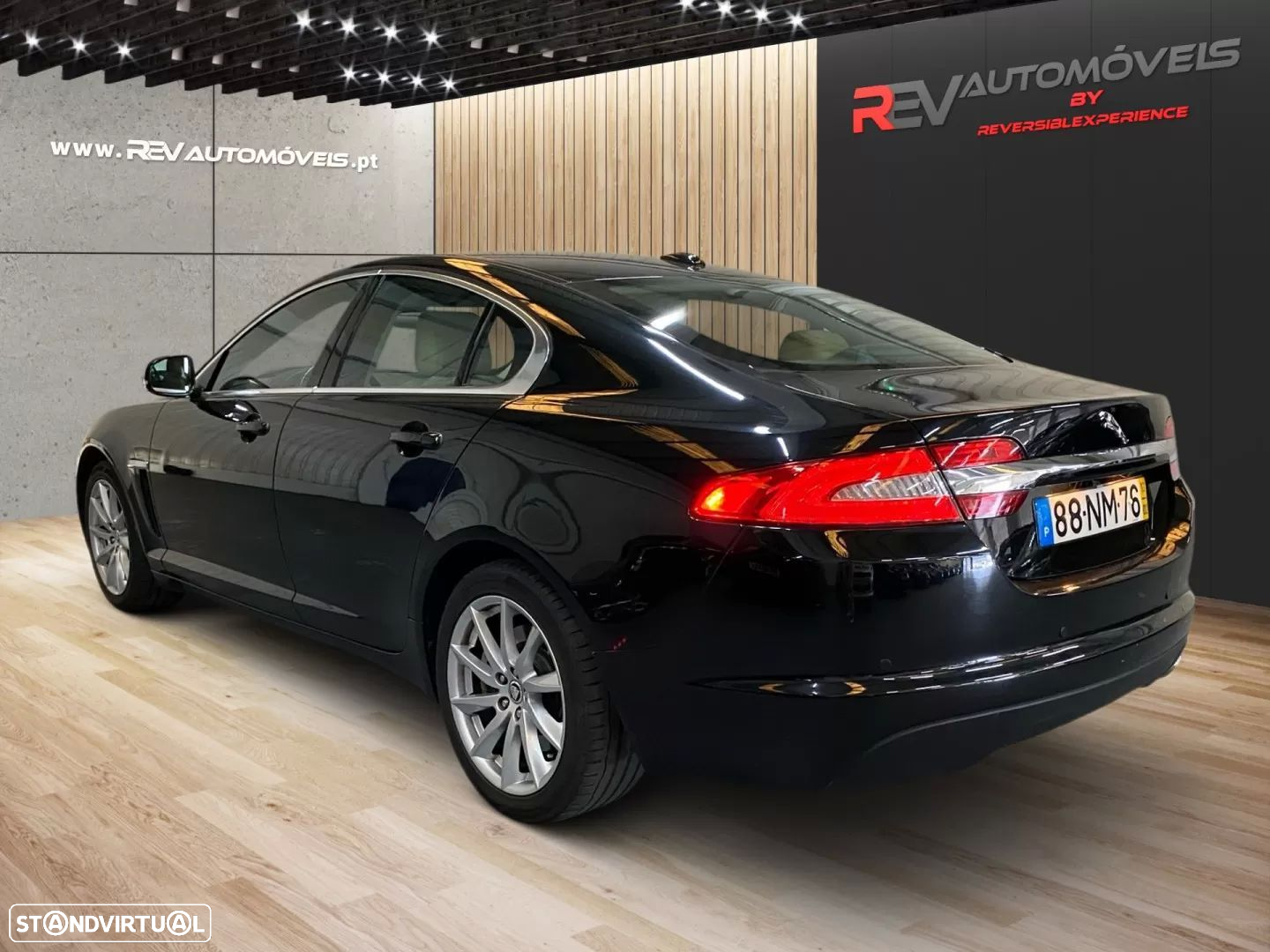 Jaguar XF 2.2 D Premium Luxury - 4
